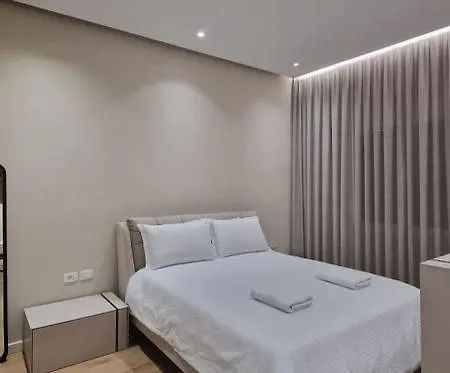 Lilo's Place * Tirana