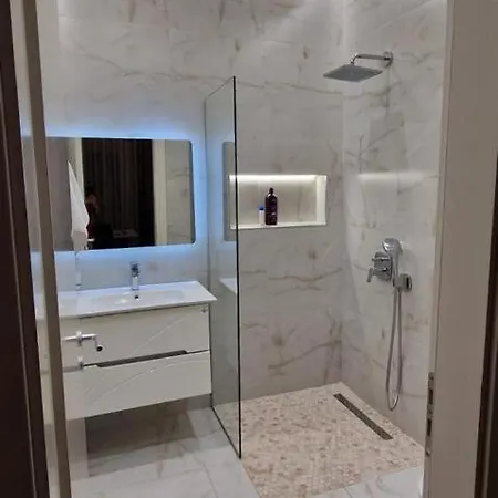 Lilo's Place 公寓 地拉那